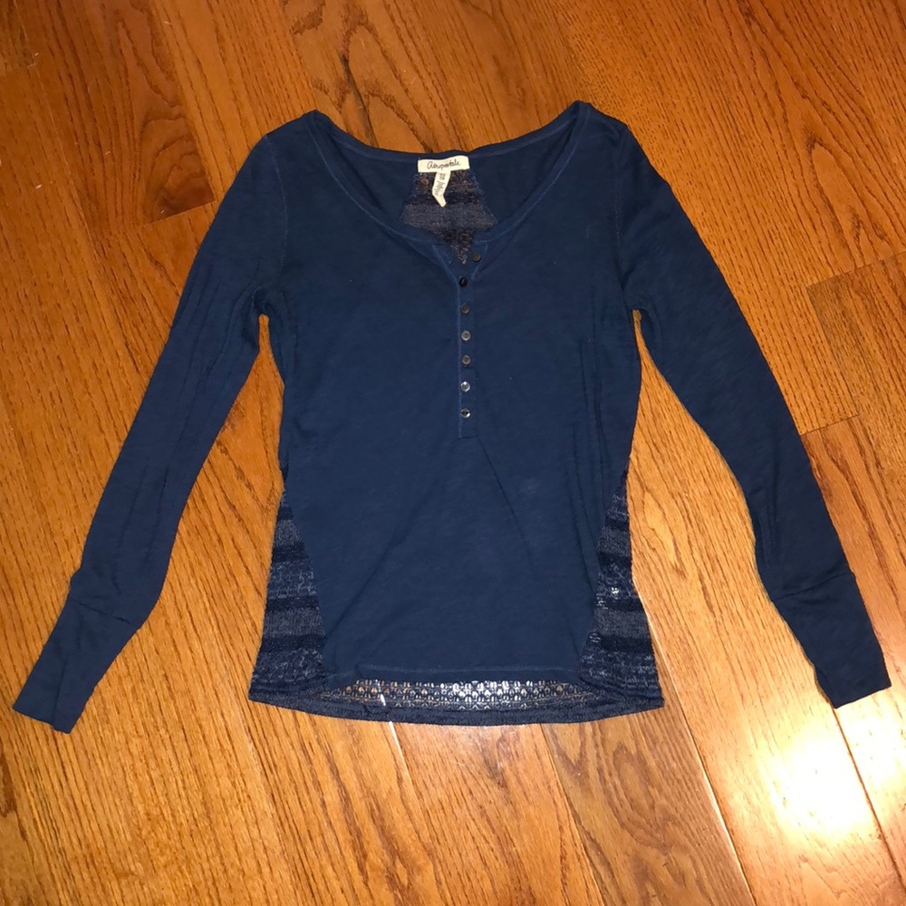 Blue long sleeve Aeropostale shirt